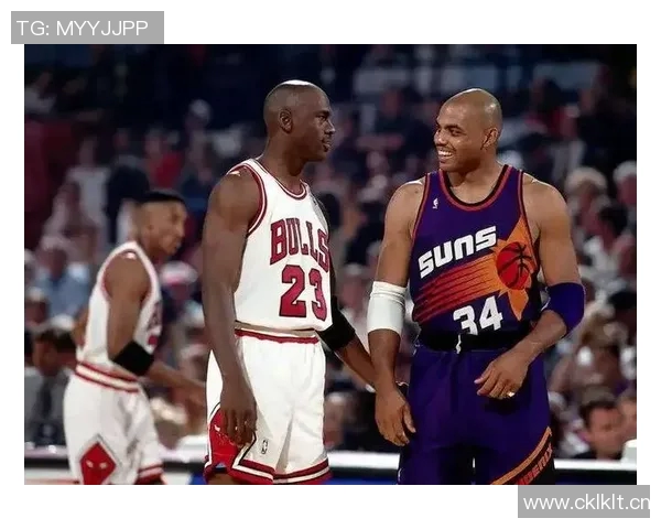 以大前锋为核心构建球队阵容探索篮球战术的深度与发展